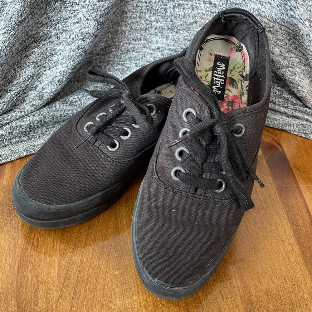 Black Sneakers MadPaw Target Like New Size 9